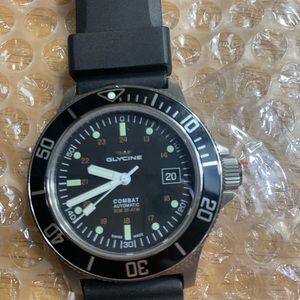 Glycine Combat Sub Watch GL0087. BNIB full kit